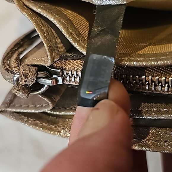 CHLOE’ WALLET matalic gold Paddington wallet Special edition Rare long snap wall - Picture 9 of 12